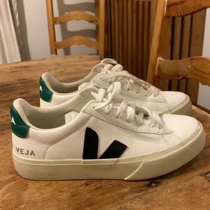 Excellent condition Veja sneakers.